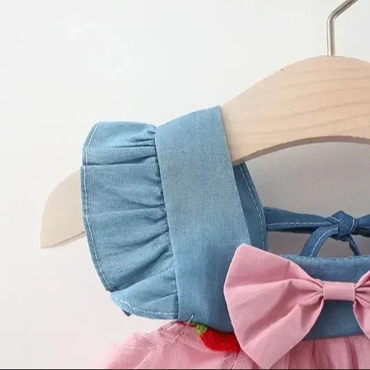 Summer New Girls' Little Flying Sleeve Dress Children's Bow Strawberry Embroidery Mesh Spliced Denim Princess Dress